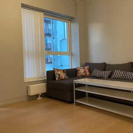 Great, Spacious By Station! Апартаменты